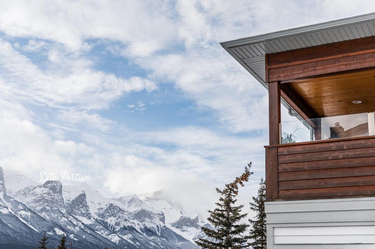 Canadian Rockies Chalets Canmore Exterior photo